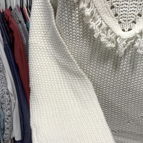 !SOLD! White Cream Fringe Knit Sweater BLUENOTES size Large - Picture 6 of 8